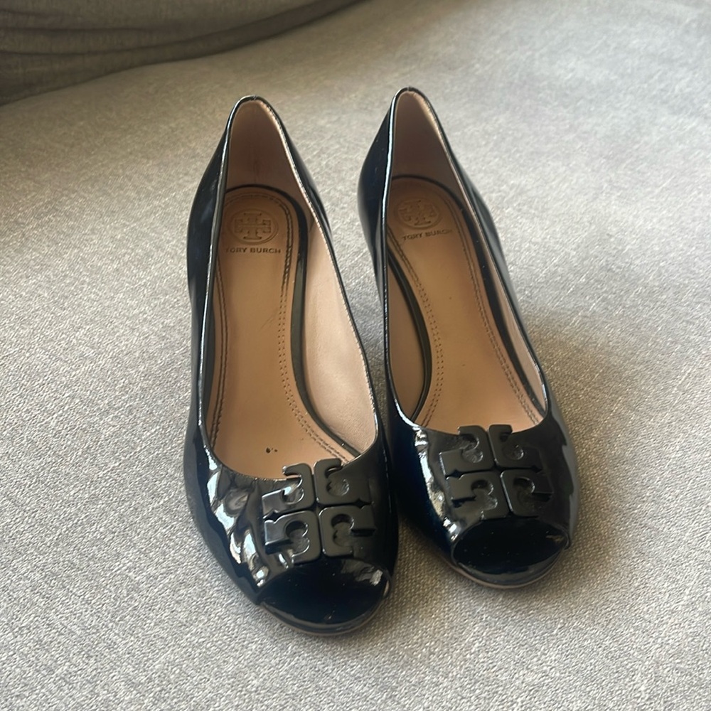 Tory Burch black leather pumps size 8.5